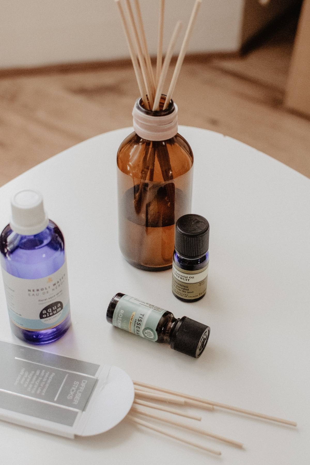 How to Make a DIY Reed Diffuser with Essential Oils
