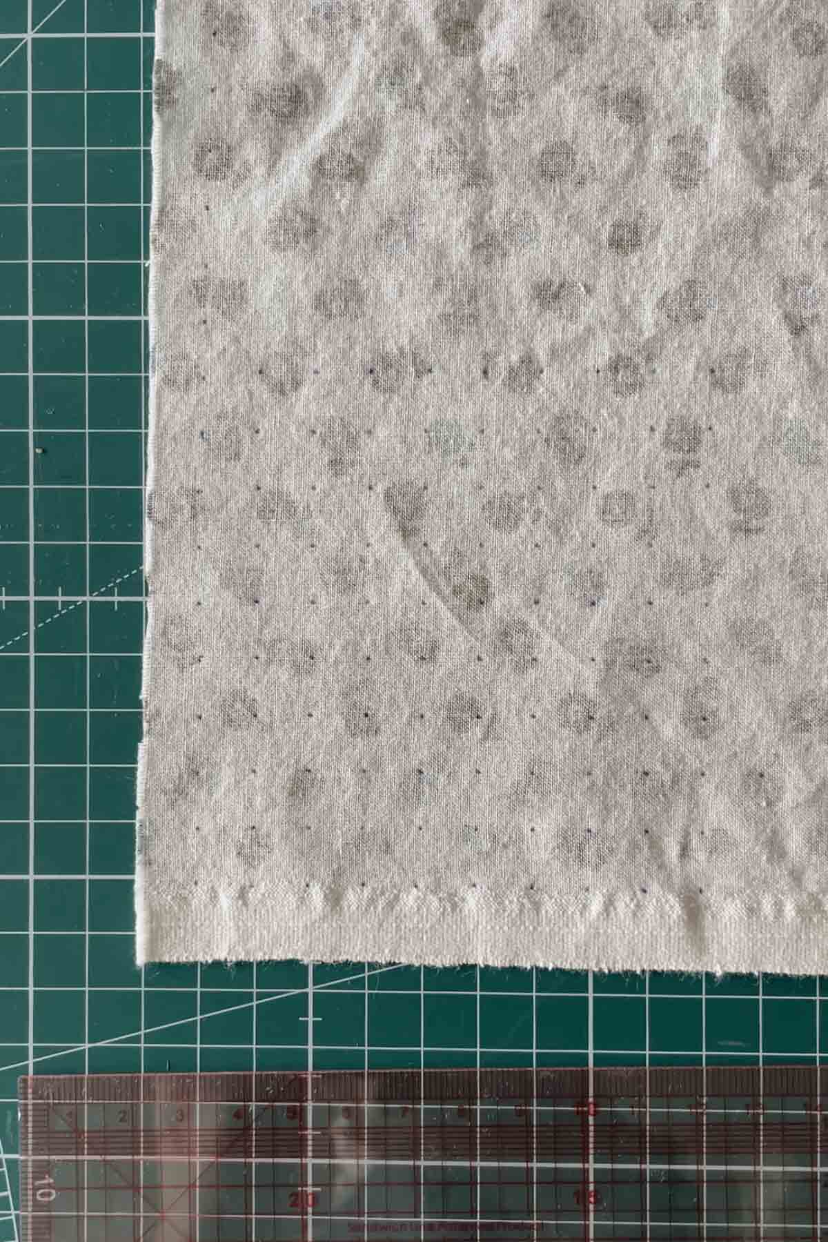 Dots marked 1cm on fabric for smocking