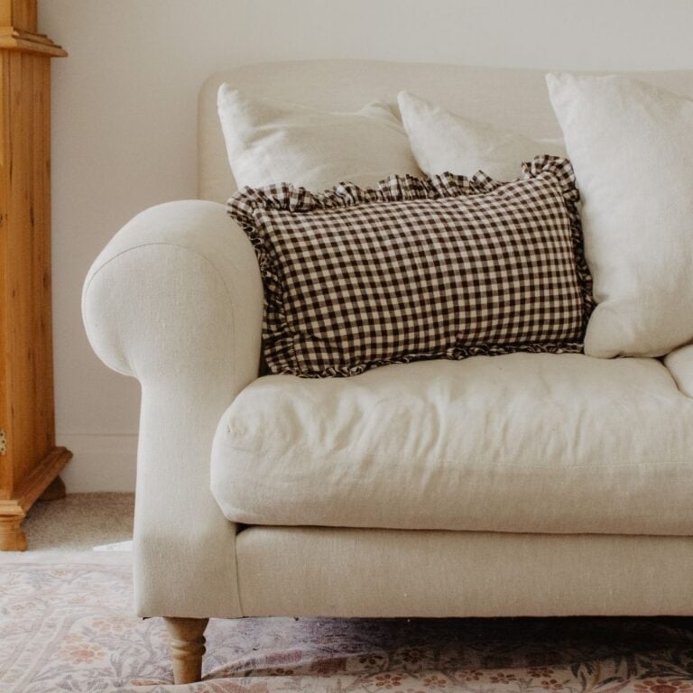 How to Make a Ruffled Pillow Cover (Delightful DIY Cottagecore Tutorial!)